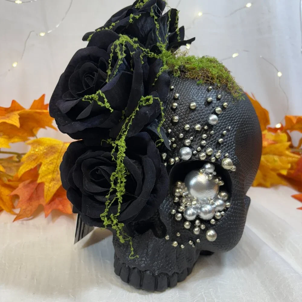 Halloween Glam Floral Black Roses Skull Pearls Moss Figure Centerpiece RARE